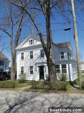 Riverfront Home with Scenic Views and Prime Sailing Access 3 img 14939 2