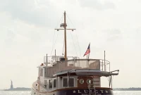 Living on a Houseboat: Design Ideas for Floating Homes