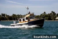 Ranger Tugs R-31 Review: Specs, Features and Performance