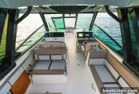 Boston Whaler 330 Vantage First Look: Specs and Review