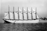 Which Sailboat Mast Is Right for Daily Sailing?