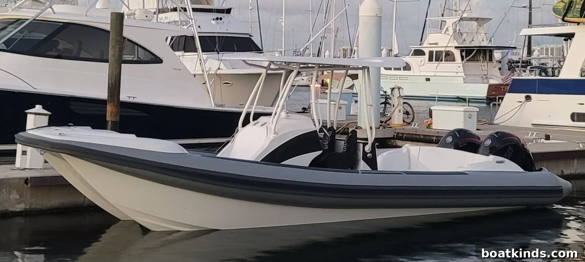 Hyfoil 28 hydrofoil RIB