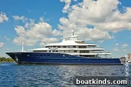 Cakewalk superyacht profile