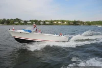 Bertram 20 Restoration: Engine, Hull and Interior Tips