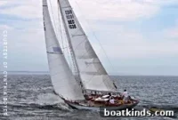 New England Sailing in October: Fall Routes and Coastal Trips