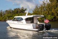 Hylas Debuts M47 Yacht with Twin Diesel Outboards