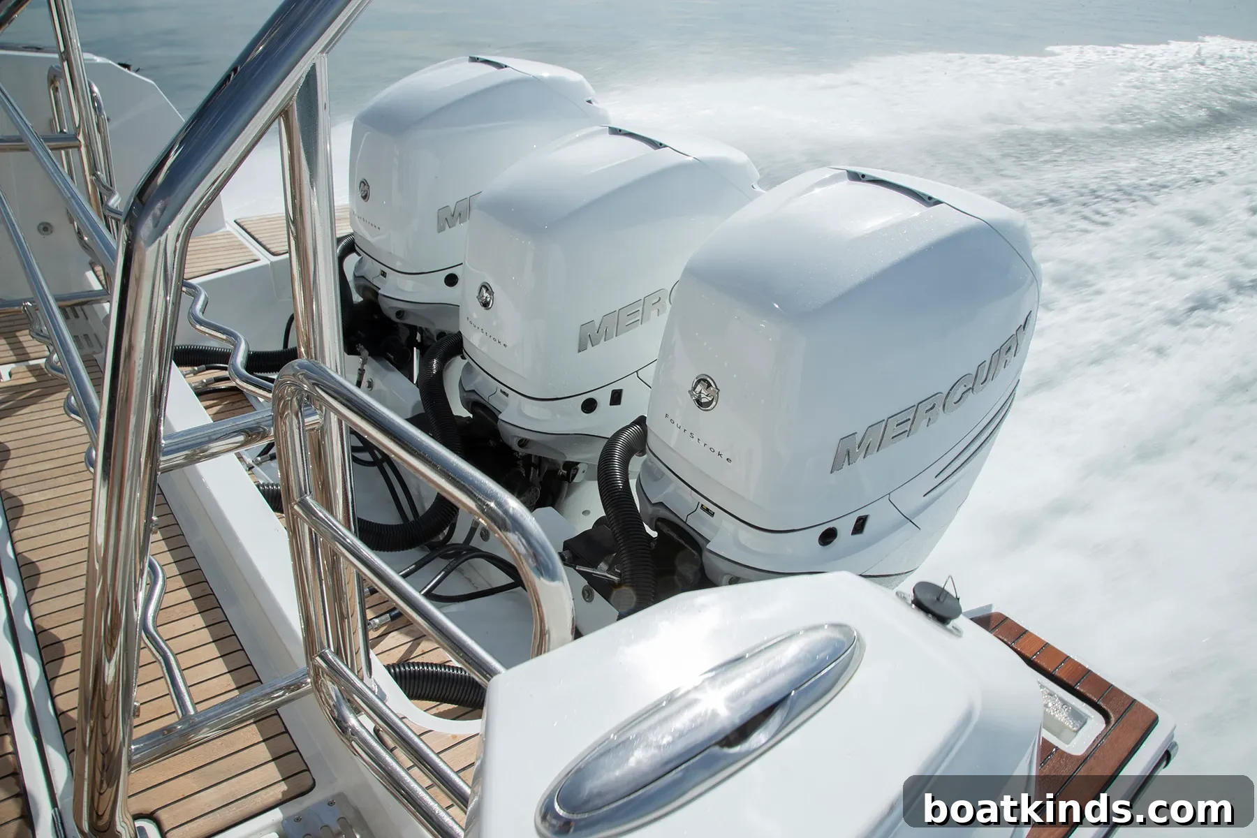 Wellcraft 355 pilothouse view