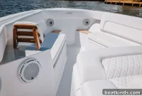 Jupiter 40 Center Console: Specs, Performance & Features