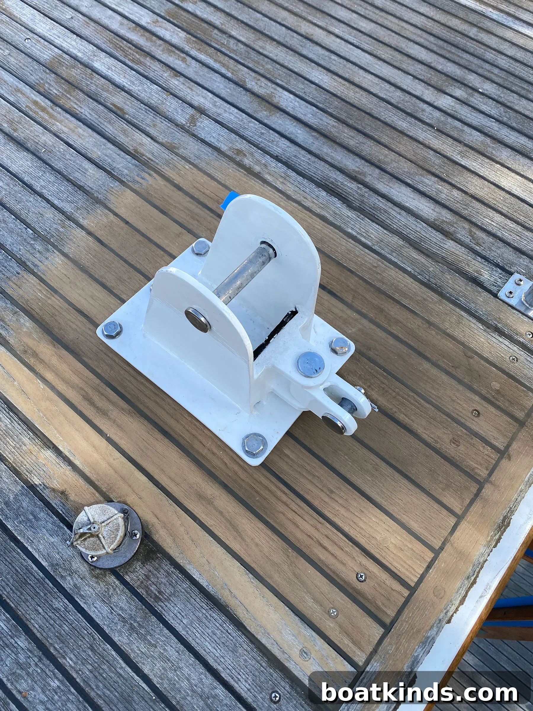 Reinstalled mast with new electronics