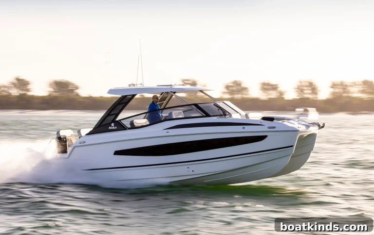Aquila 32S Motor Catamaran Review and Specs