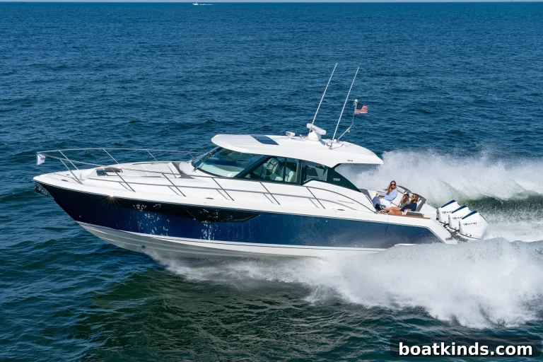 Tiara 43 LE Yacht: First Look, Specs and Features