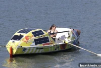 Solo ocean rower Lia Ditton survives Pacific capsize