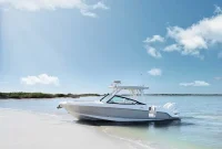 Boston Whaler 280 Vantage: Review, Specs and Pricing