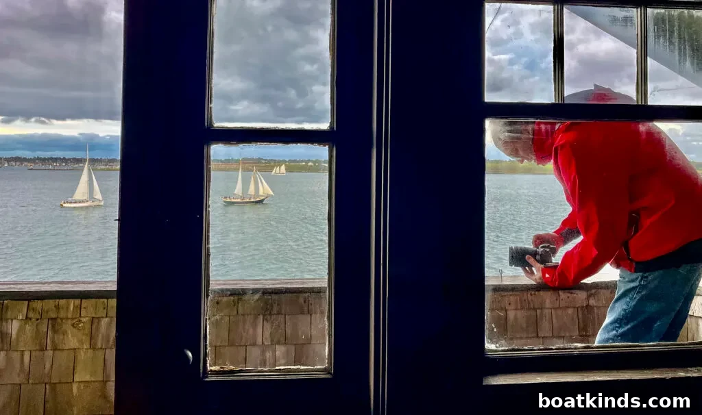 Boating scene in Jamestown by Onne van der Wal